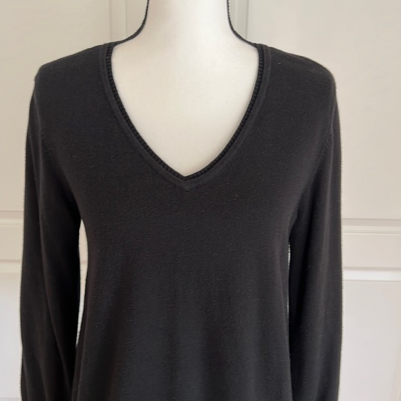 J Jill black v neck soft knit in cotton blend - Picture 1 of 7
